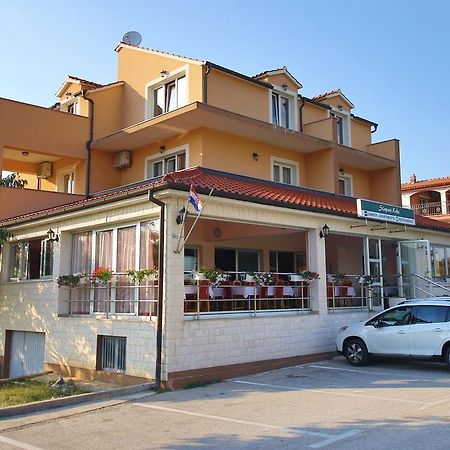 Guest Accommodation Slapovi Krke Lozovac Buitenkant foto
