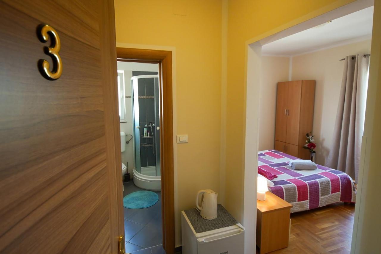 Guest Accommodation Slapovi Krke Lozovac Buitenkant foto